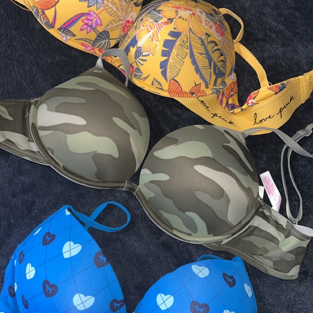 3 bras didn’t fit me size is 34B practically brand new